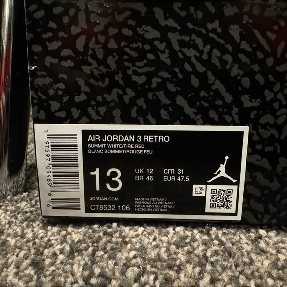 AIR JORDAN 3 RETRO
SUMMIT WHITE/FIRE RED - Picture 7 of 7